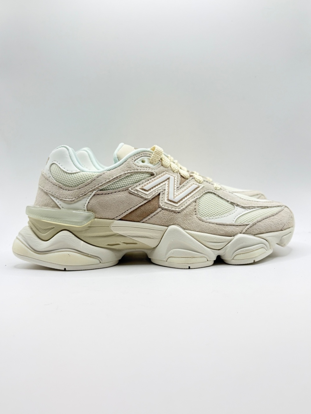New Balance 9060 Beige Grey Unisex Lifestyle Sneakers Size 4.5 UK / 6 US Women